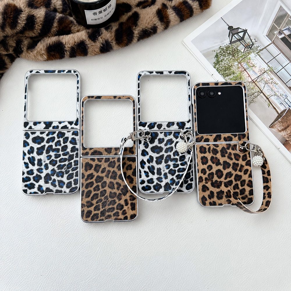 Phone Accessories Display - Casing Ponsel Lipat Motif Macan Tutul